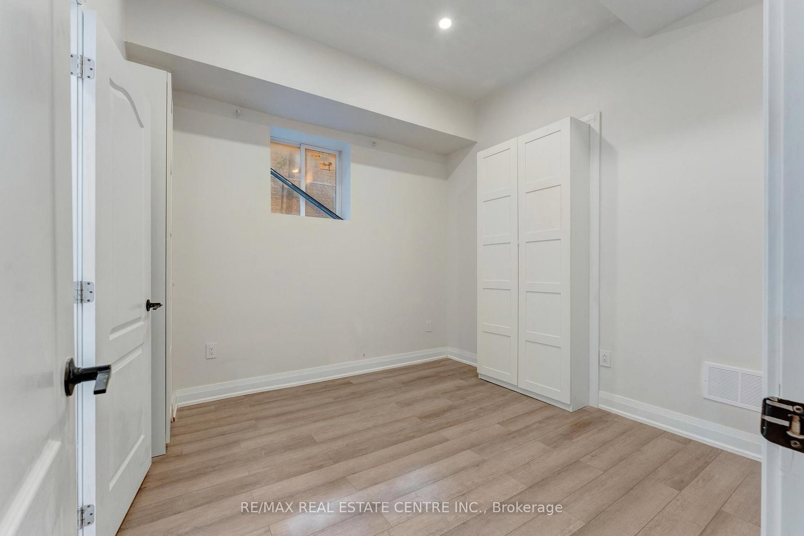 252 Paisley Boulevard W - Photo 37