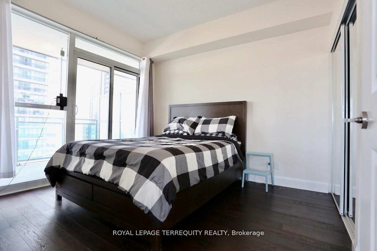 33 Shore Breeze Drive, Unit 2504 - Photo 15