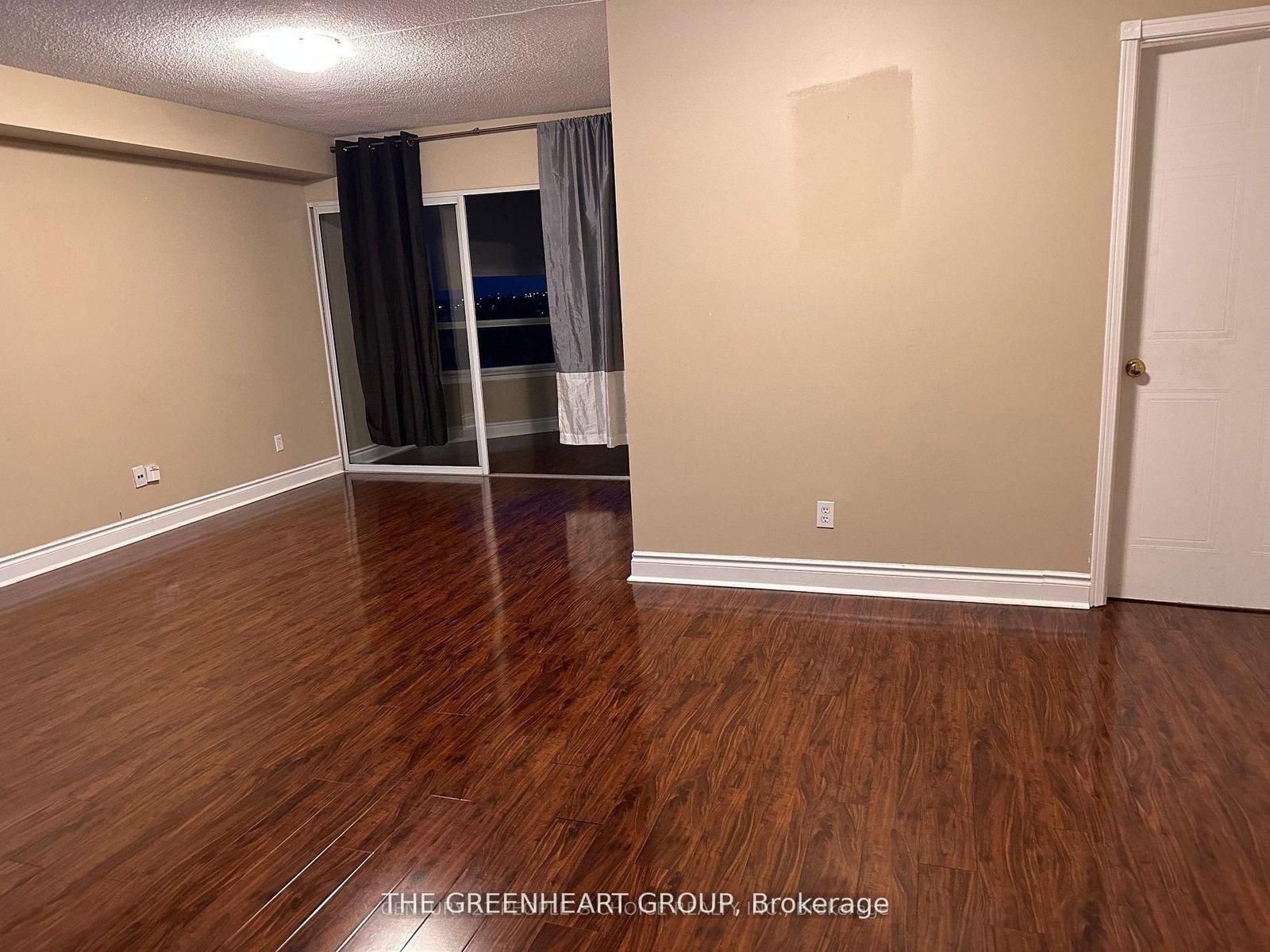 135 Hillcrest Avenue, Unit 710 - Photo 4