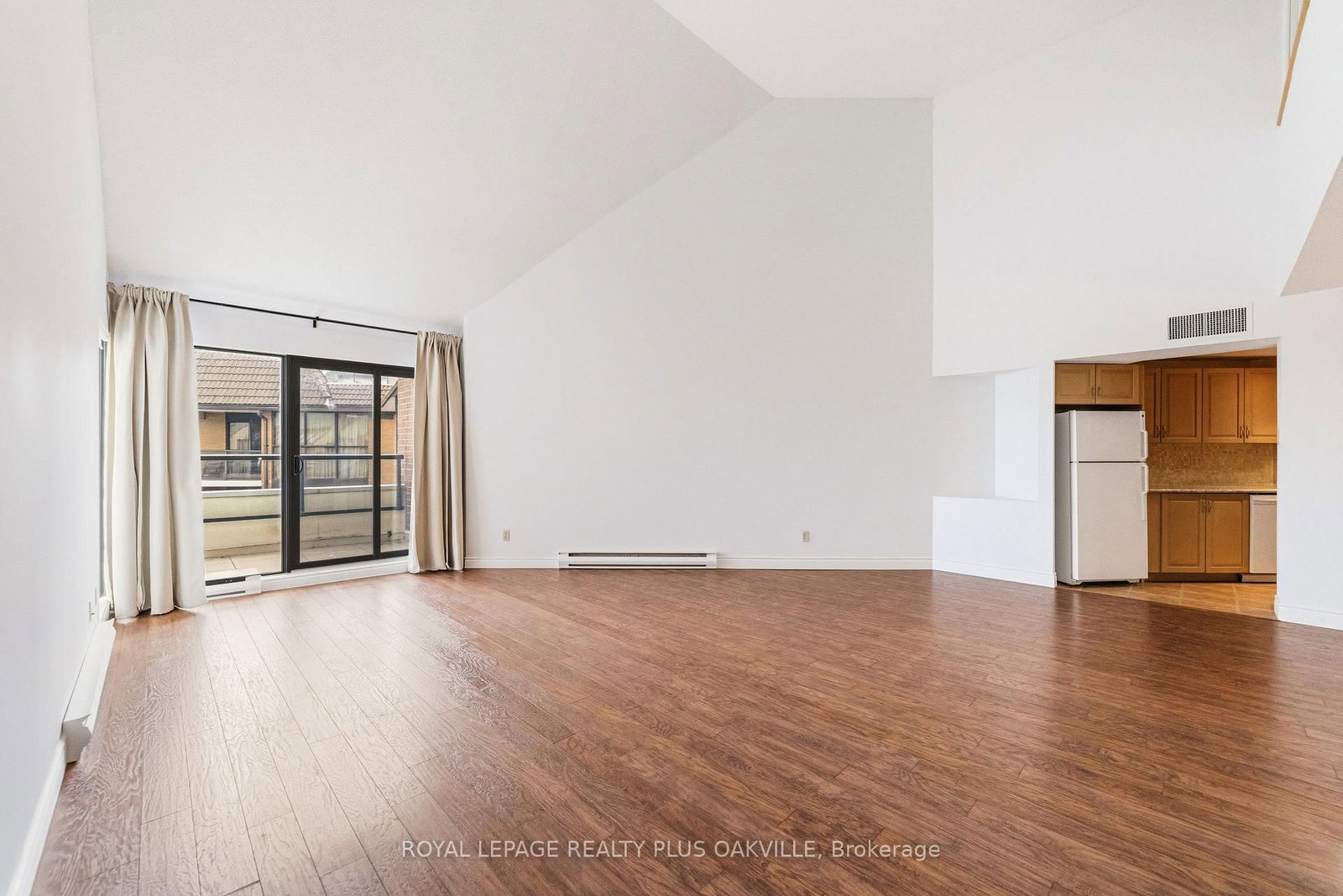 100 Bronte Road, Unit 404 - Photo 12