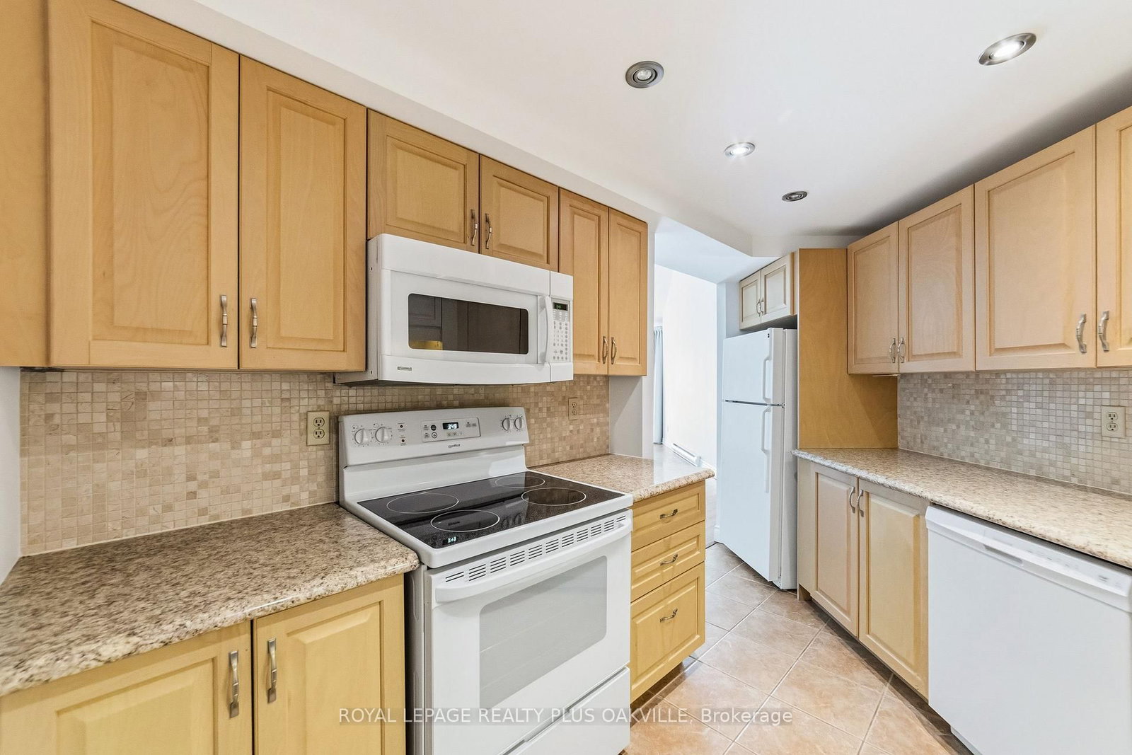 100 Bronte Road, Unit 404 - Photo 19