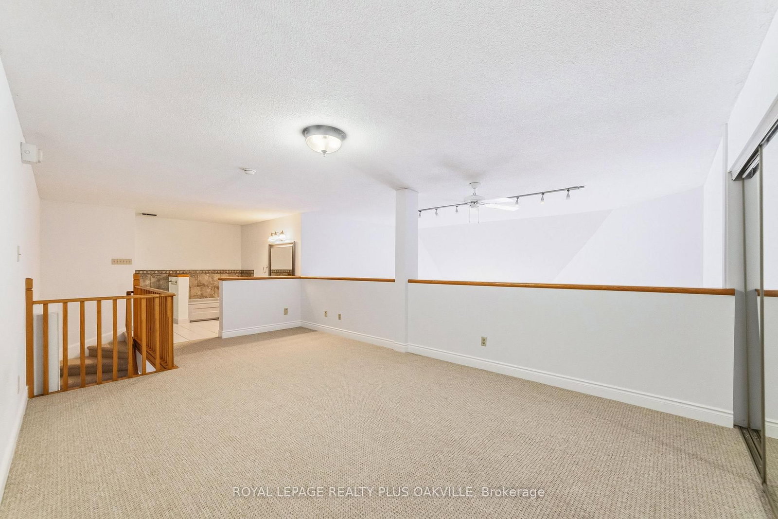100 Bronte Road, Unit 404 - Photo 29