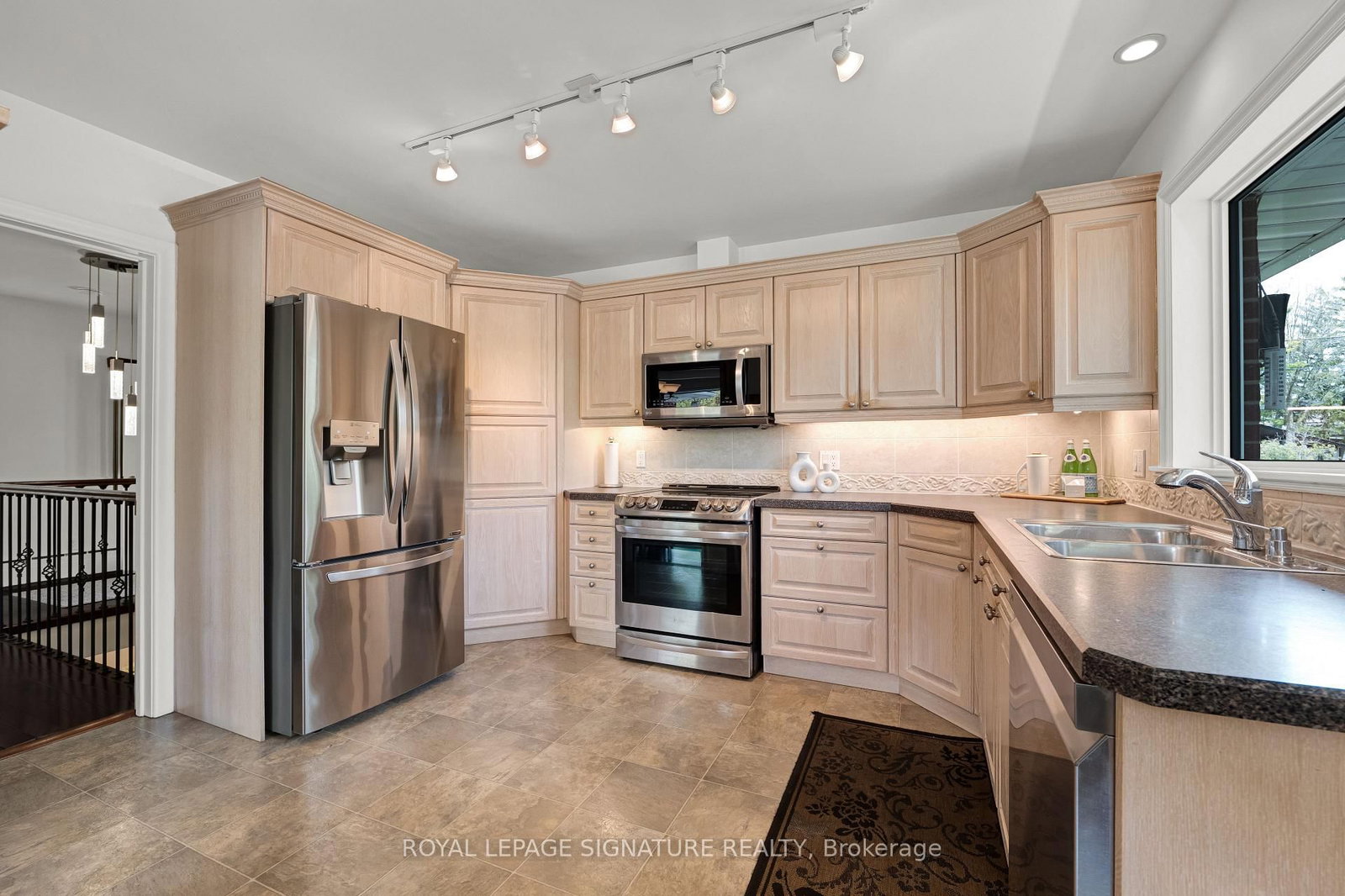 147 Verobeach Boulevard - Photo 13