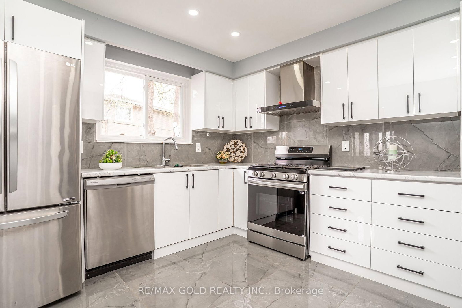 33 Garside Crescent - Photo 12