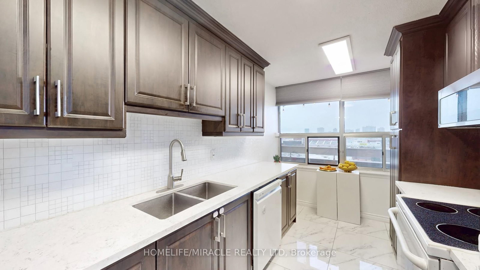 15 Kensington Road, Unit 1112 - Photo 10