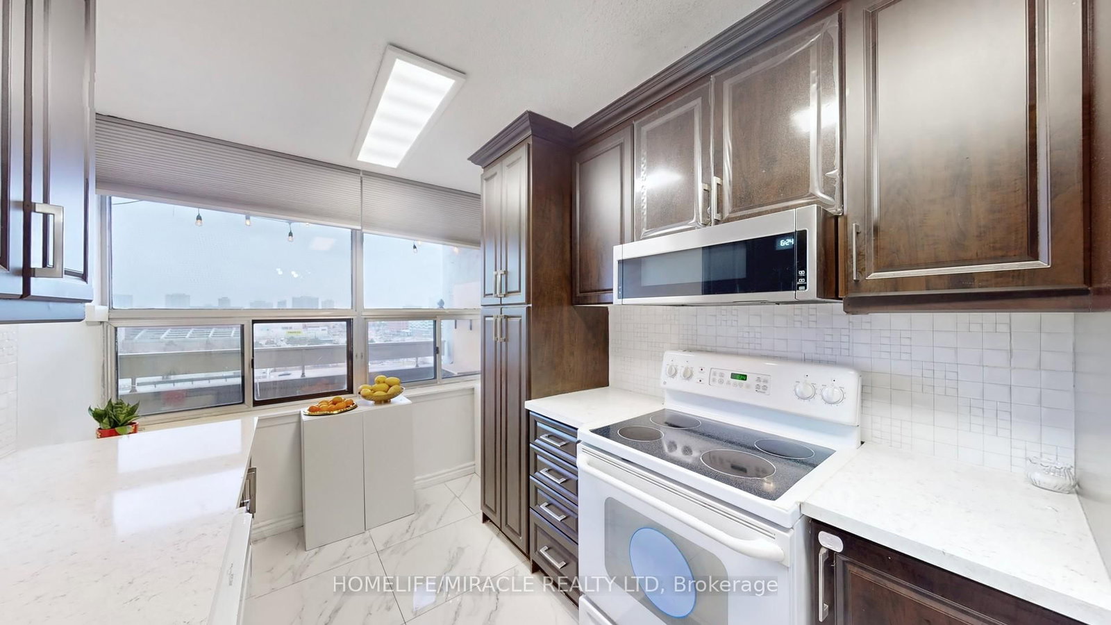 15 Kensington Road, Unit 1112 - Photo 11