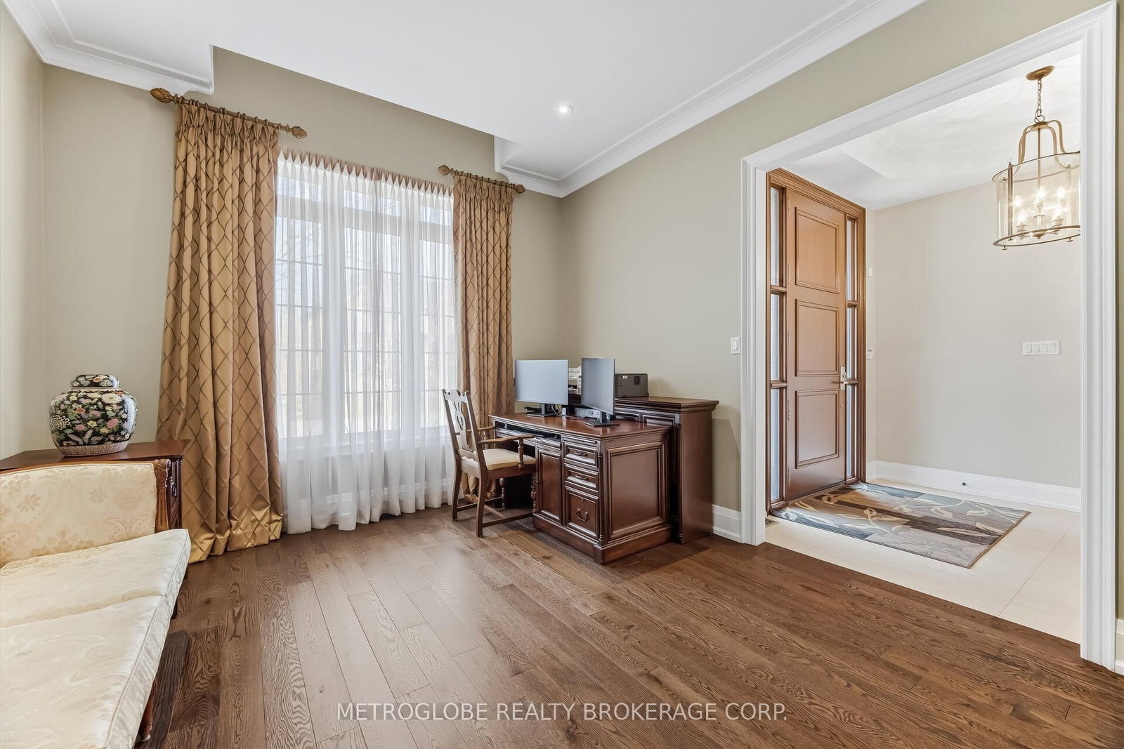 29 Fontainebleu Road - Photo 10