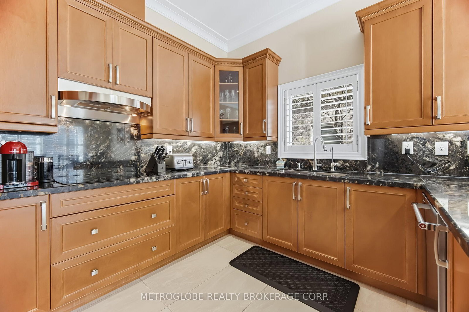 29 Fontainebleu Road - Photo 16