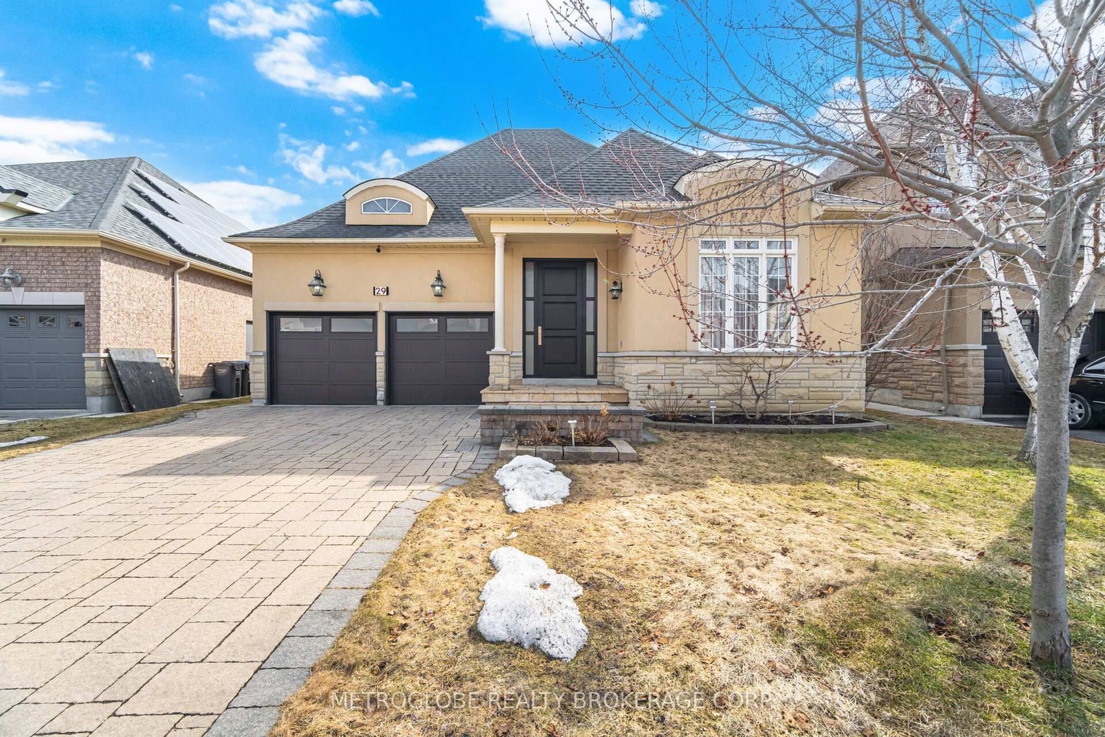 29 Fontainebleu Road - Photo 2