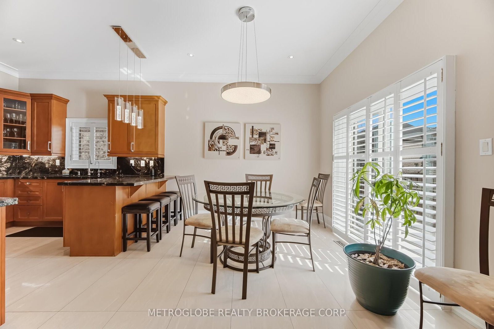 29 Fontainebleu Road - Photo 20