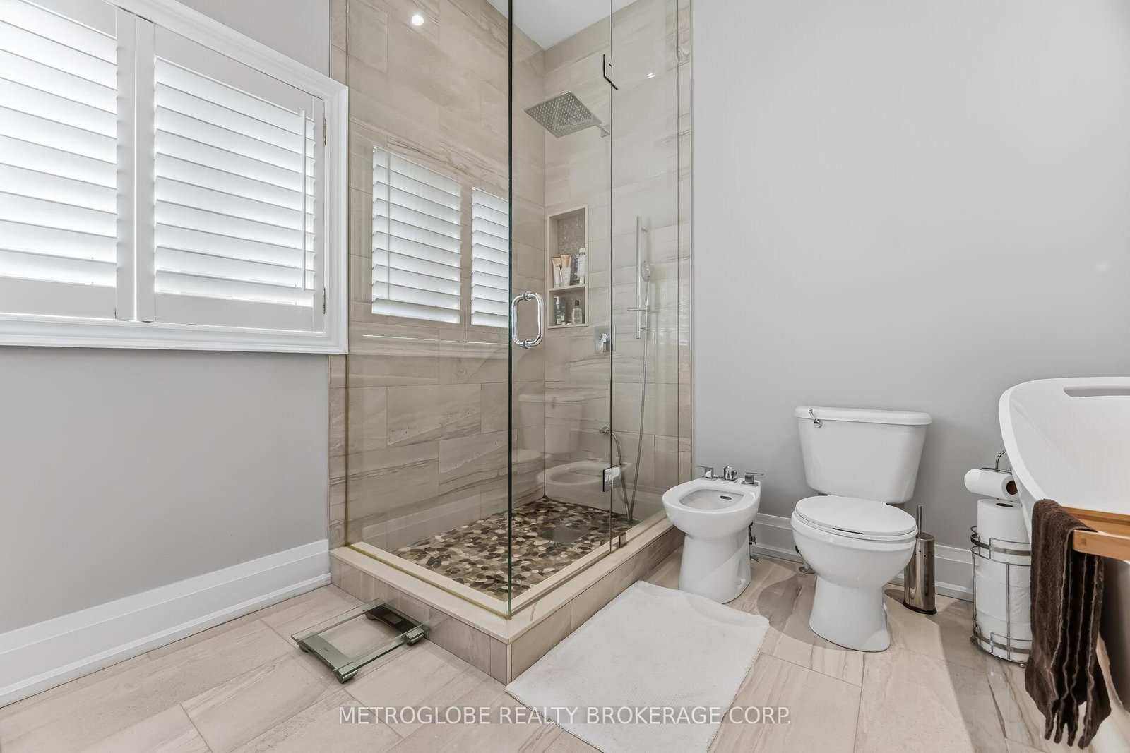 29 Fontainebleu Road - Photo 33