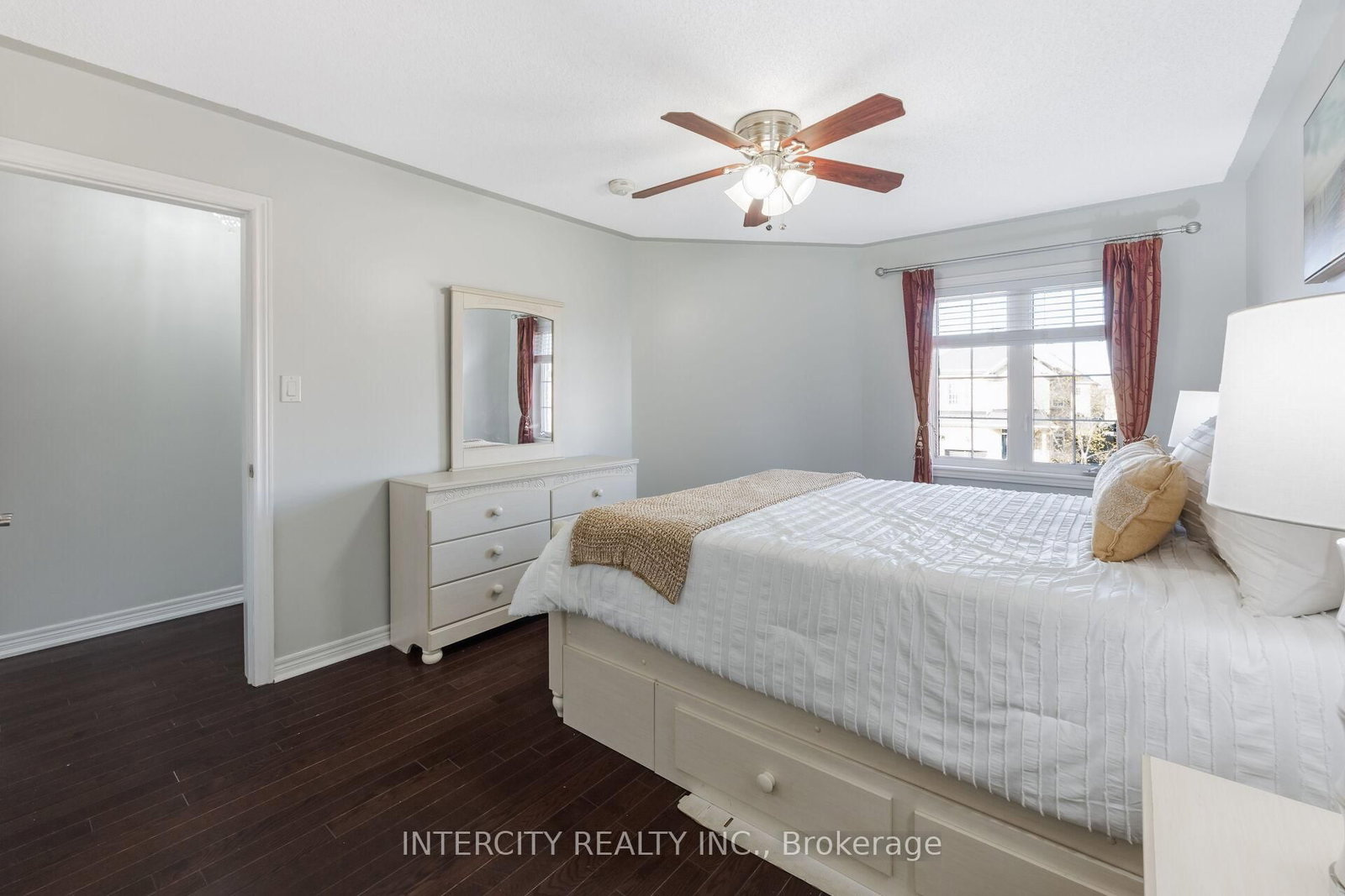 6 Constance Street - Photo 32