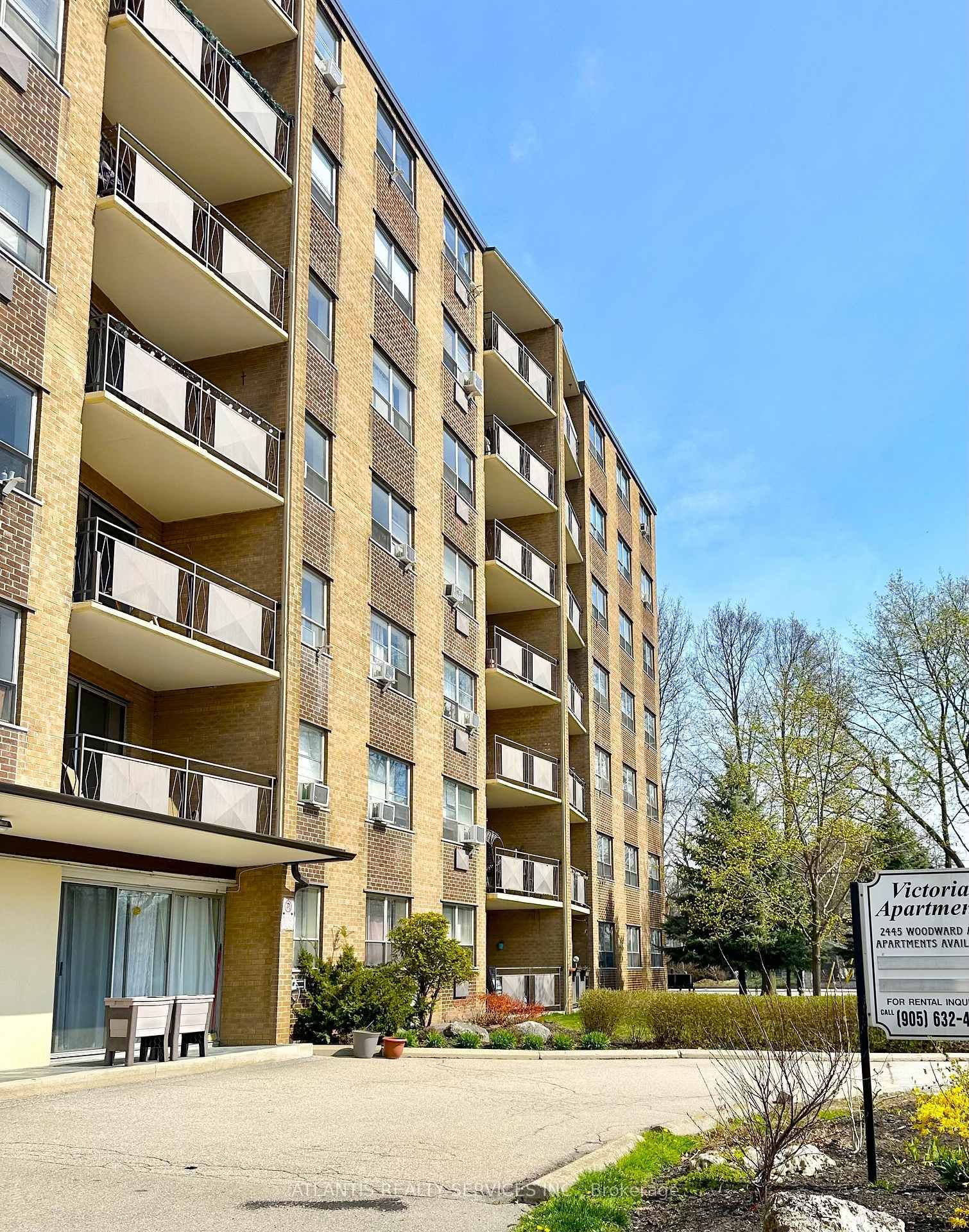 2445 Woodward Avenue, Unit 201