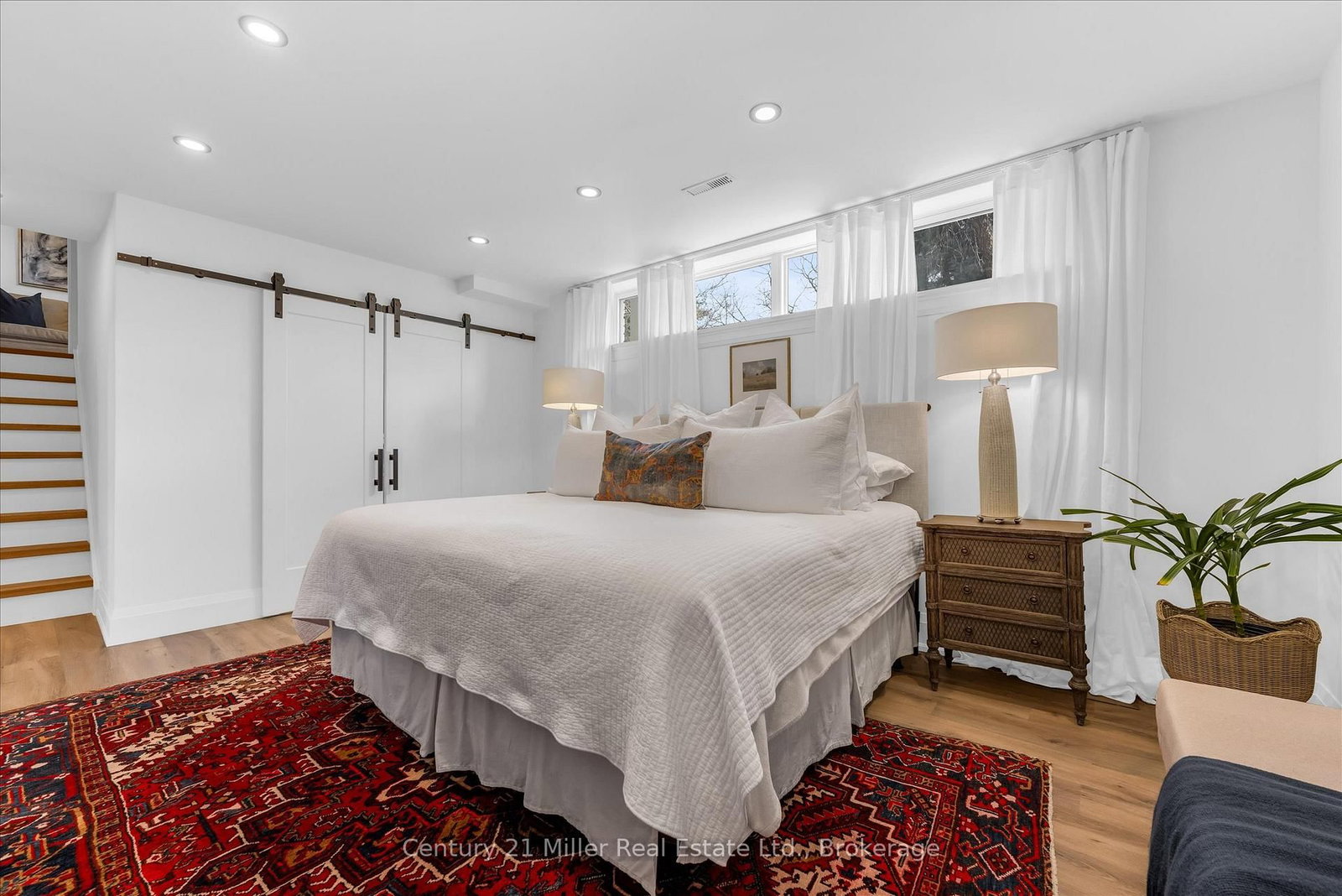 194 SOLINGATE Drive - Photo 29
