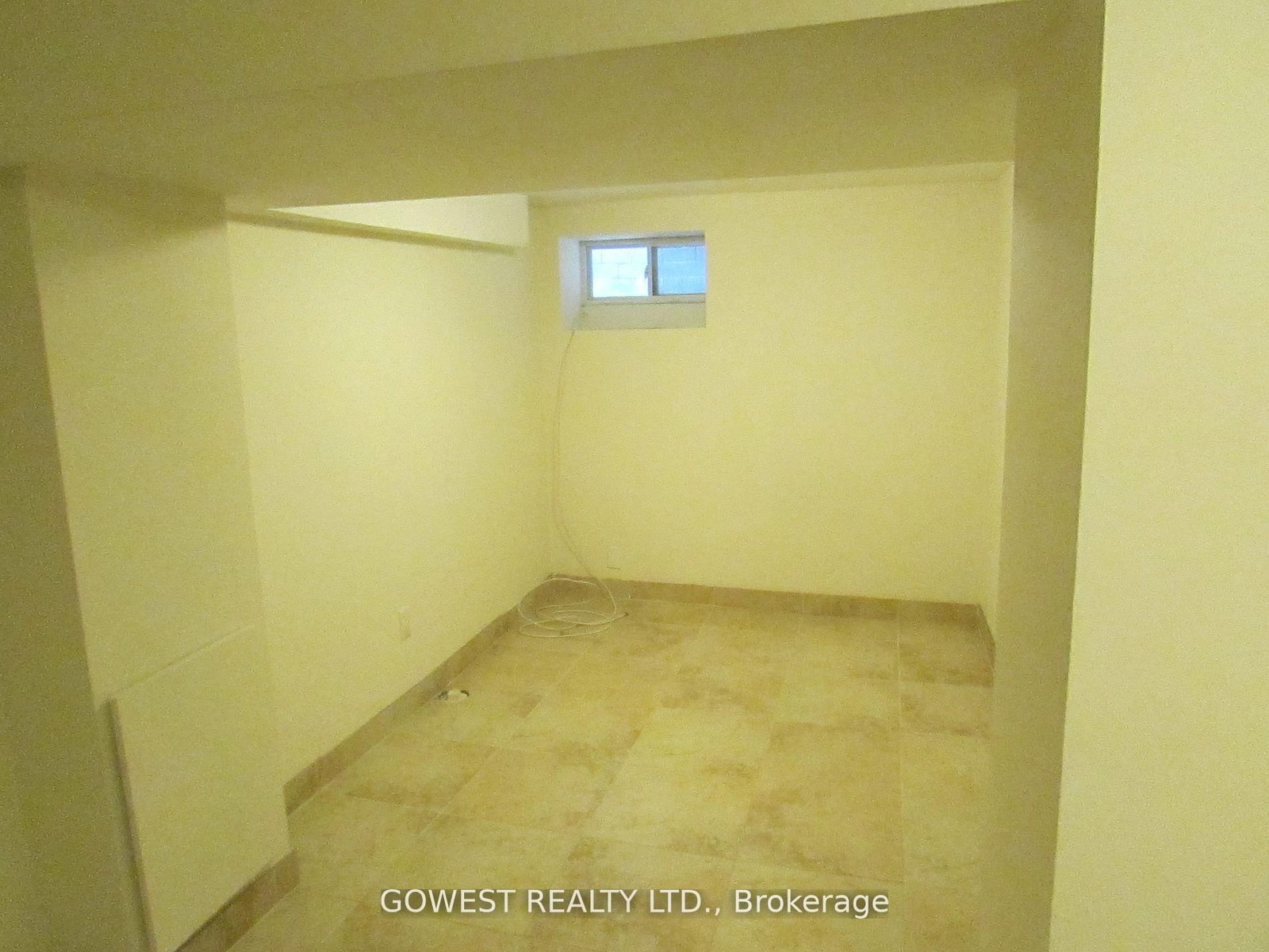 2011 Dundas Street W, Unit Bsmt - Photo 3