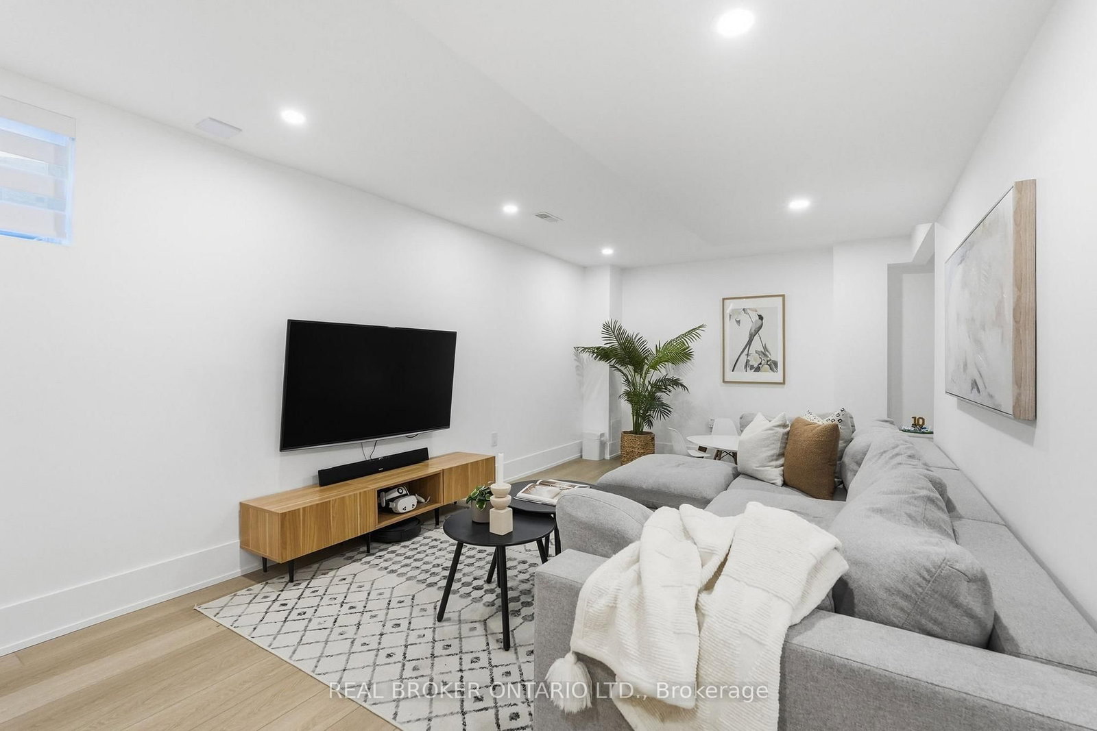 1119 Solomon Court - Photo 43