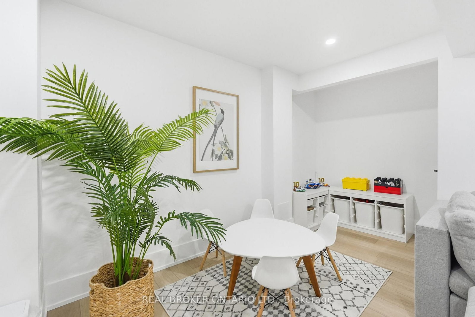 1119 Solomon Court - Photo 45