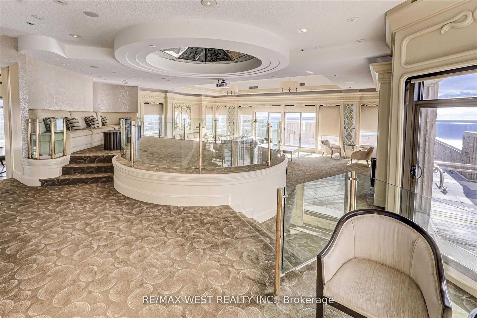2045 Lake Shore Boulevard W, Unit 807 - Photo 11