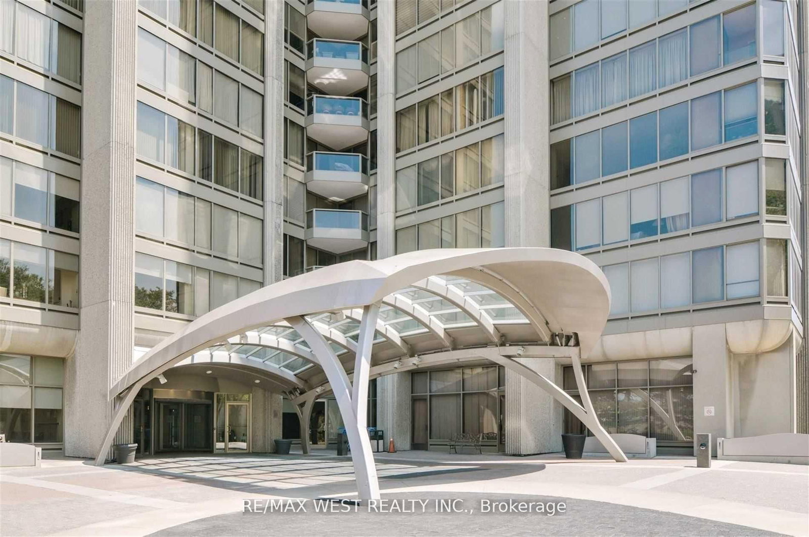 2045 Lake Shore Boulevard W, Unit 807 - Photo 2