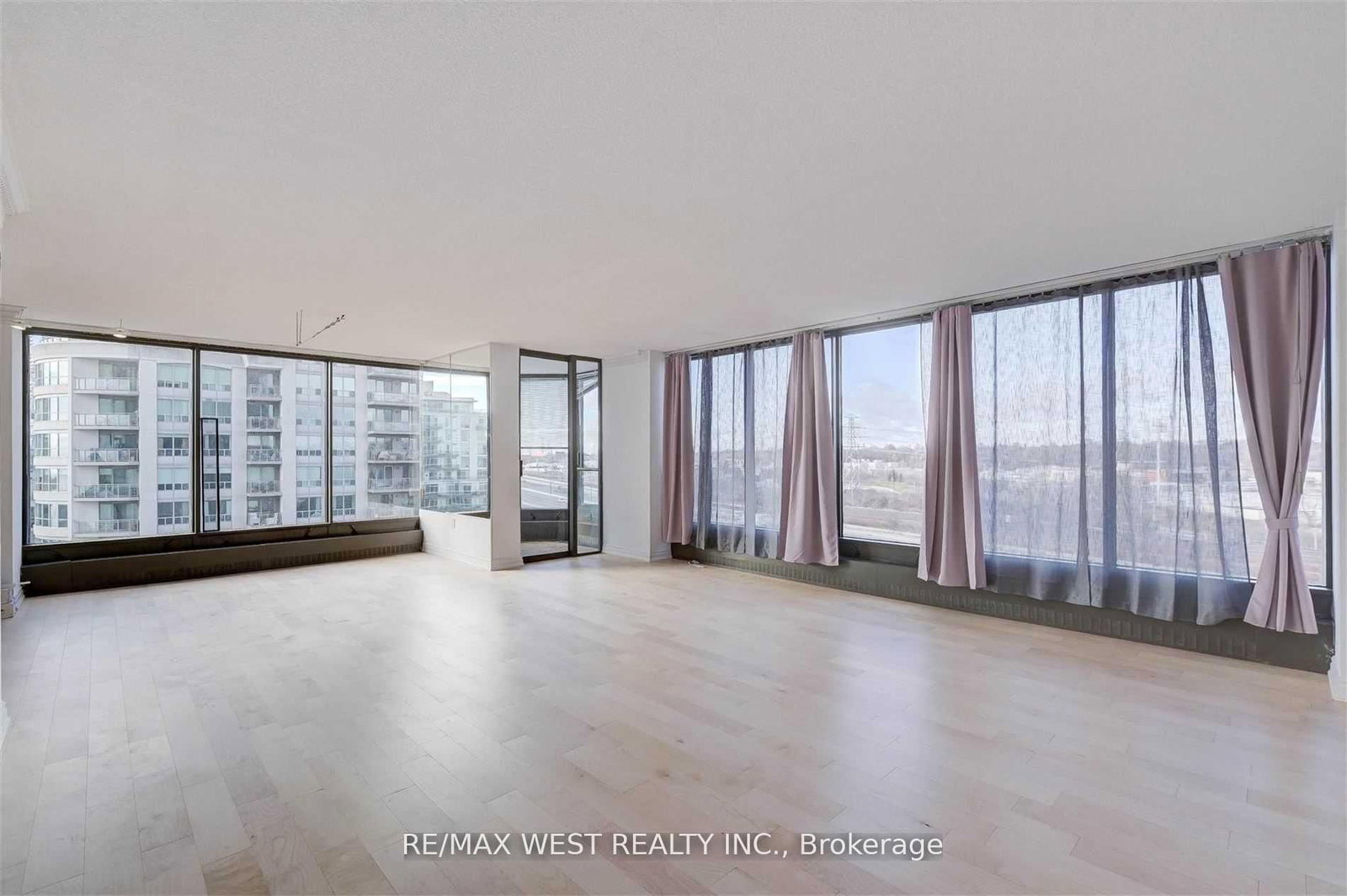 2045 Lake Shore Boulevard W, Unit 807 - Photo 5