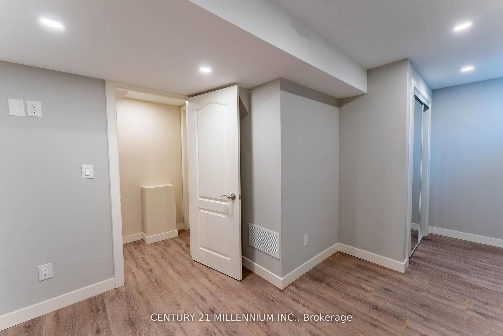64 Executive Court - Photo 21