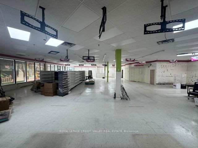200 County Court Blvd photo 3