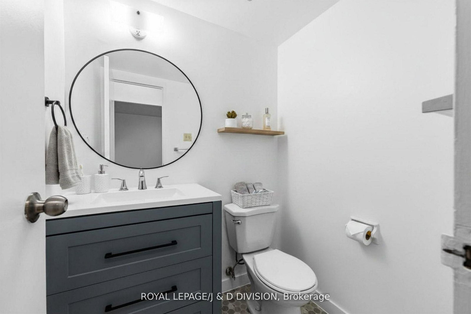 364 The East Mall, Unit 221B - Photo 11