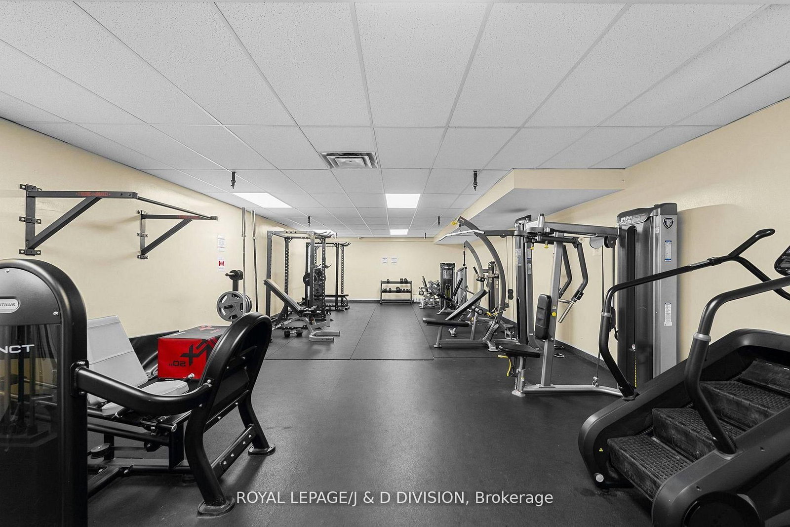 364 The East Mall, Unit 221B - Photo 31