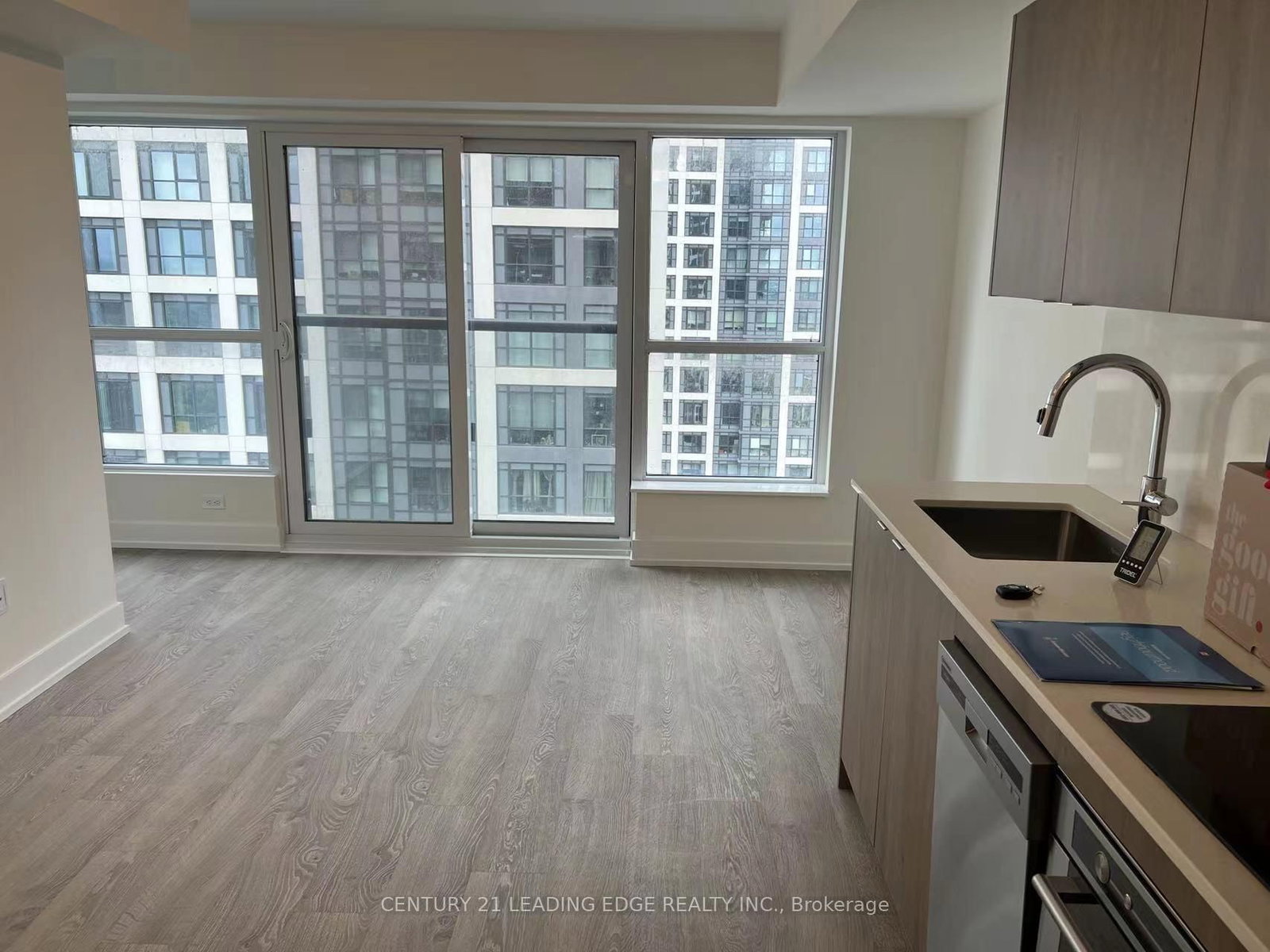5 MABELLE Avenue, Unit 2331