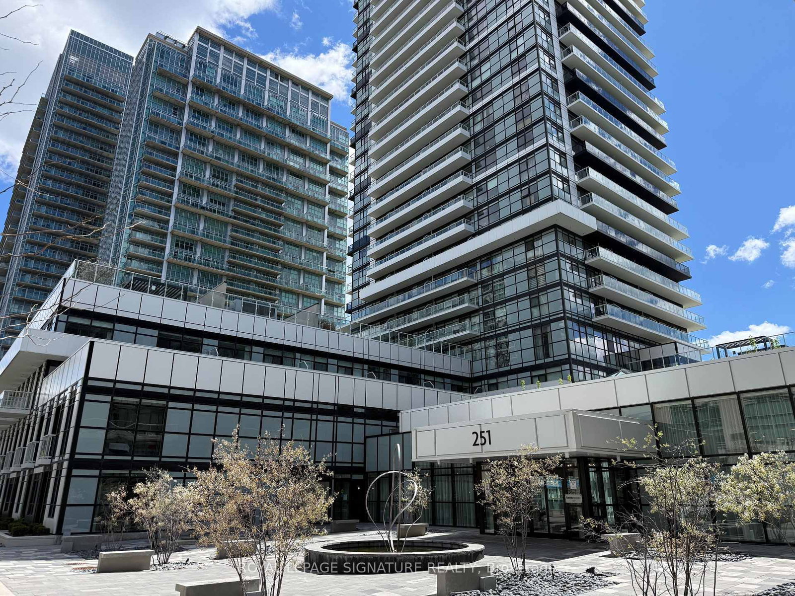 251 Manitoba Street, Unit 321