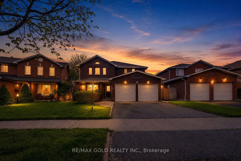 26 Dundalk Cres, Brampton, Ontario