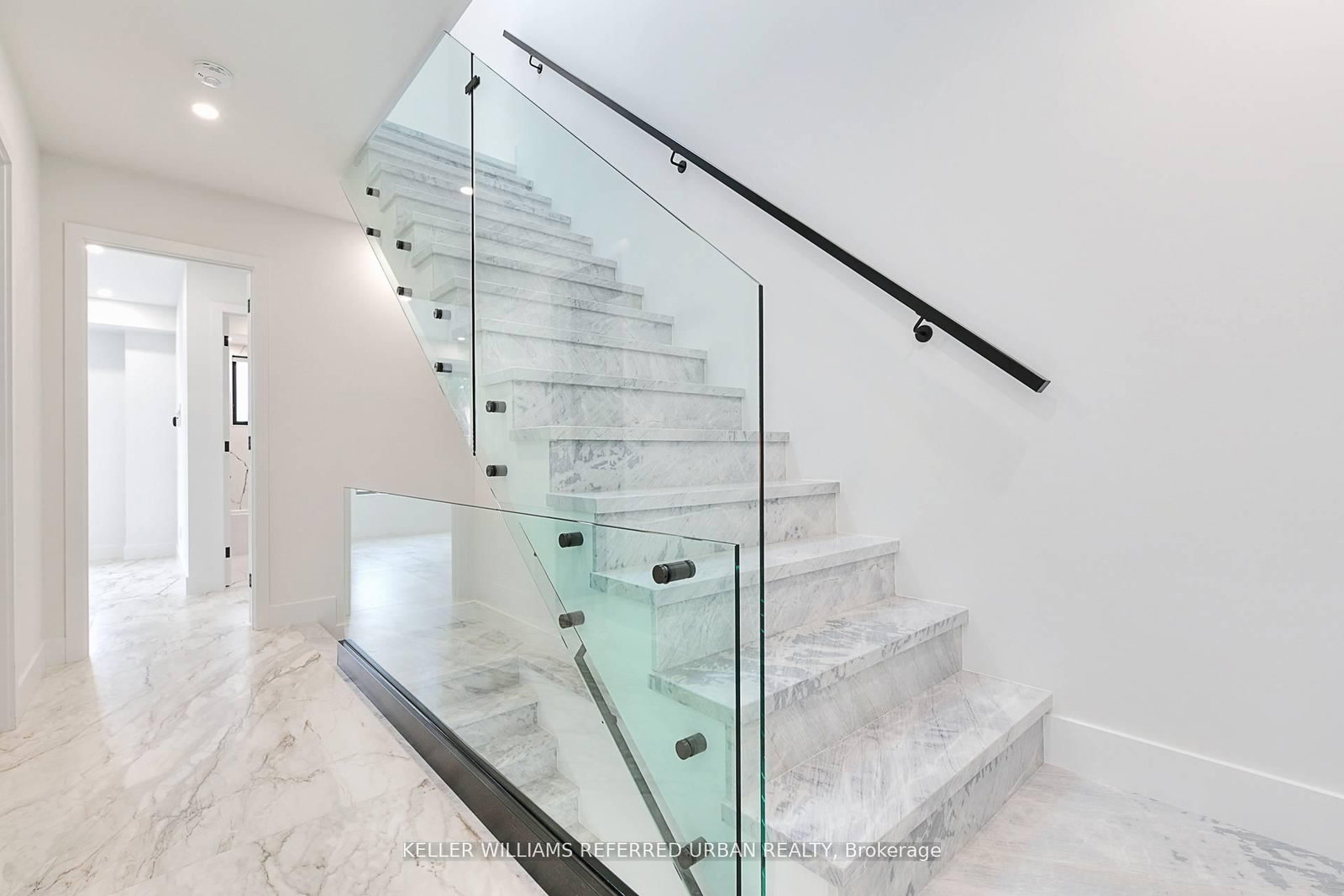 613 Harvie Avenue - Photo 13