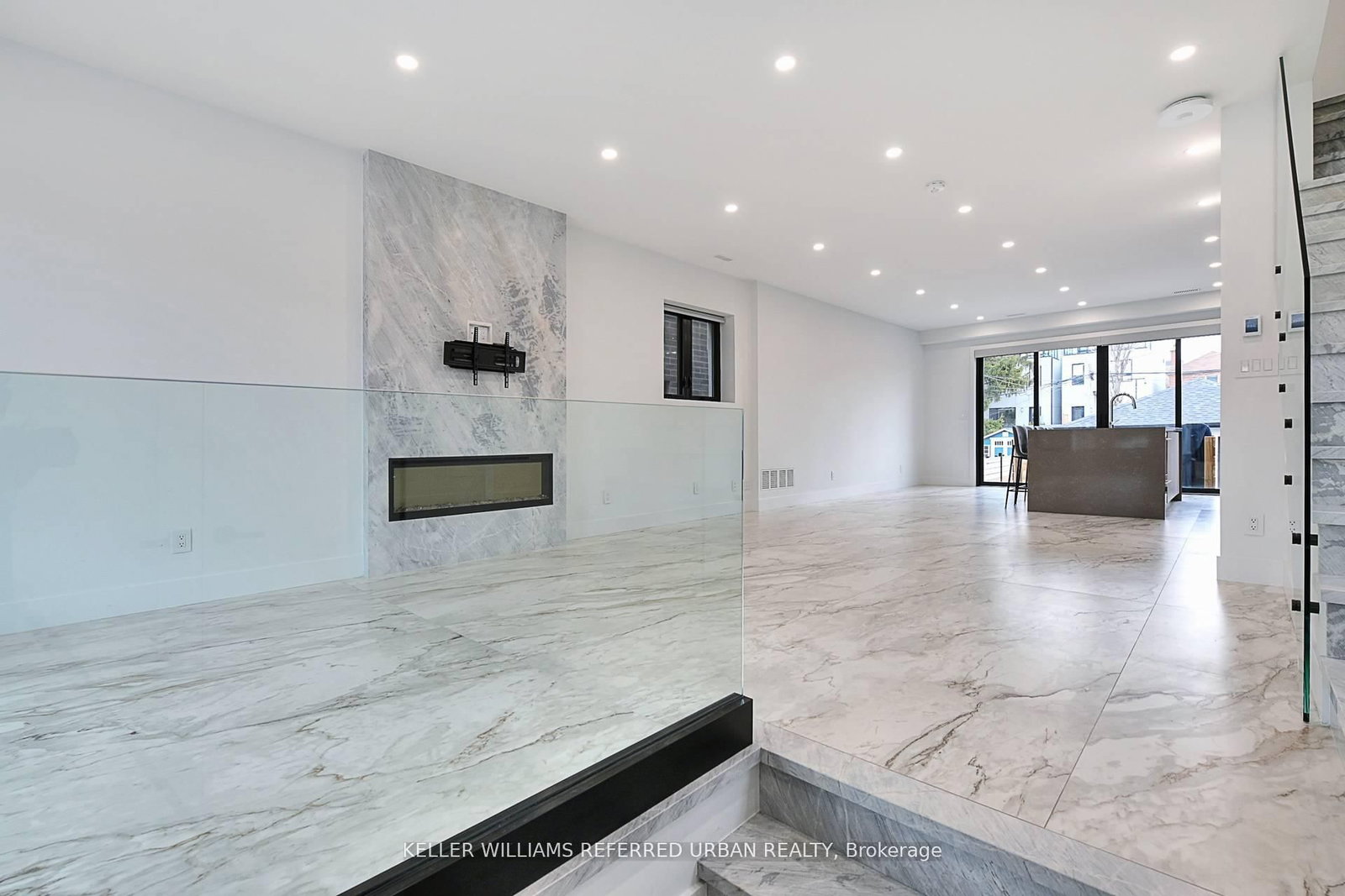 613 Harvie Avenue - Photo 4