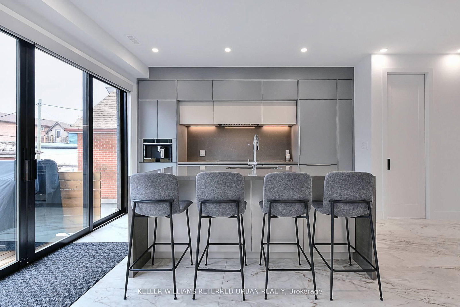 613 Harvie Avenue - Photo 9