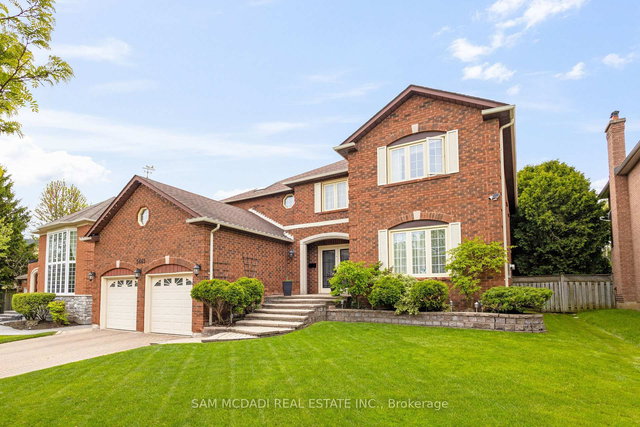 5465 Shorecrest Crescent
