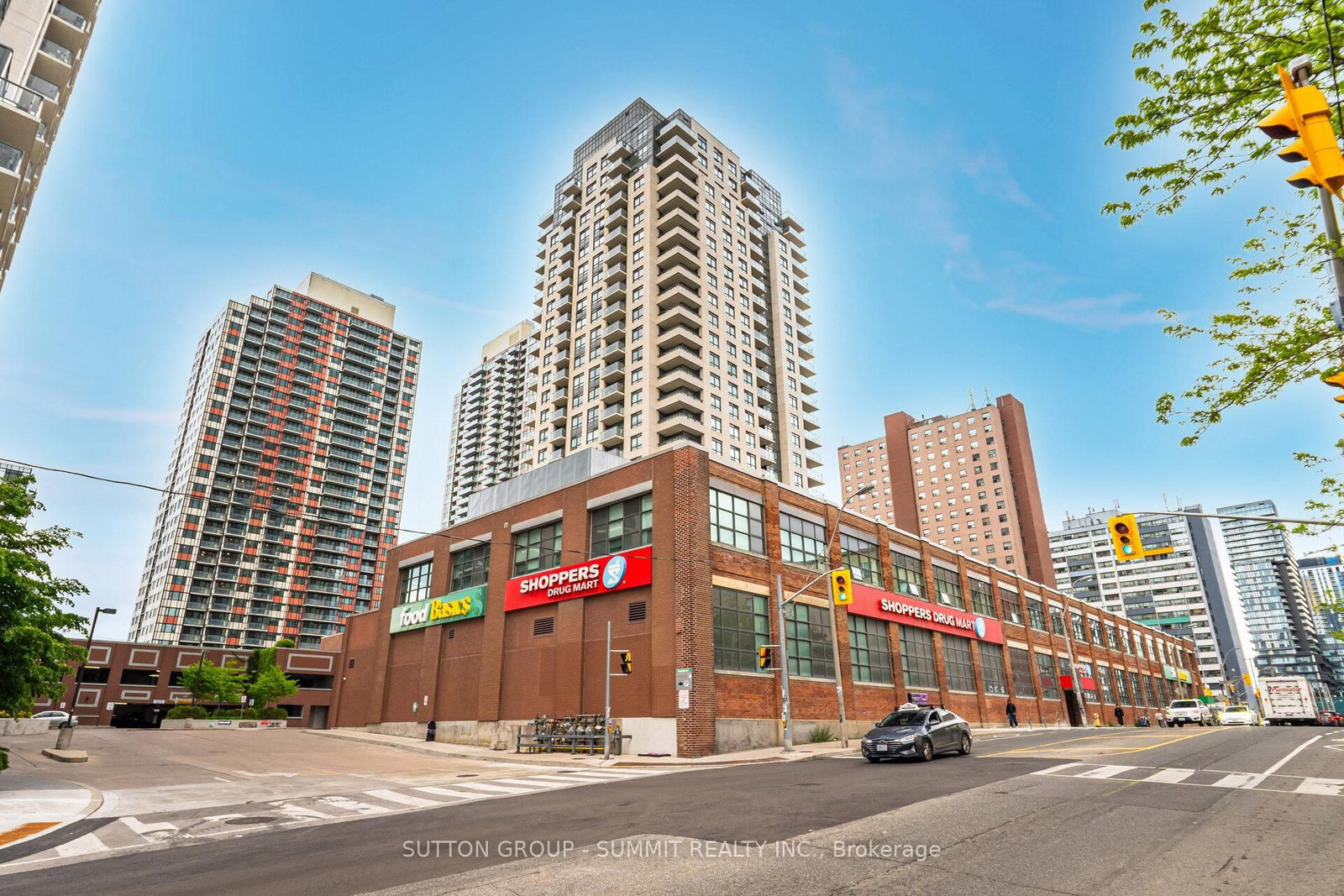 Property at 1410 DUPONT