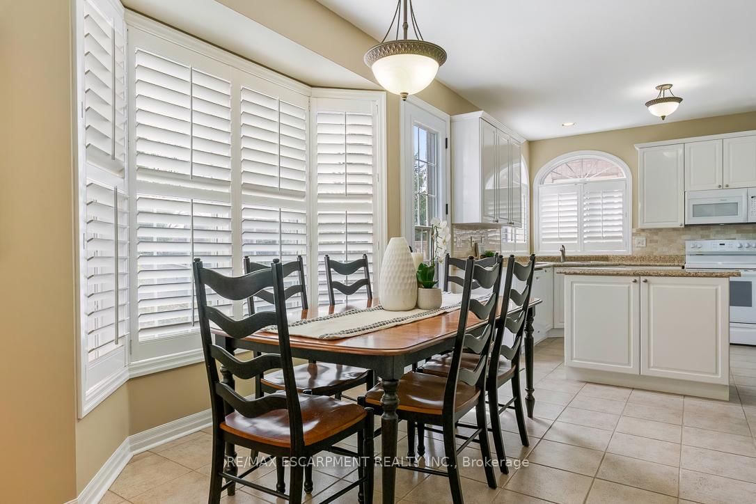 2464 PEBBLESTONE Court - Photo 15