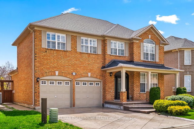 2464 PEBBLESTONE Court