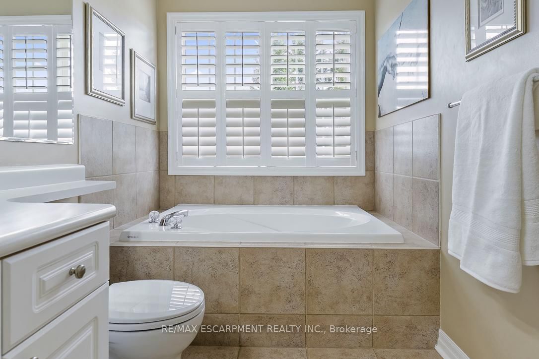 2464 PEBBLESTONE Court - Photo 25