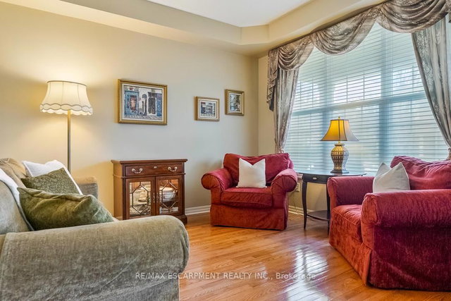 2464 PEBBLESTONE Court