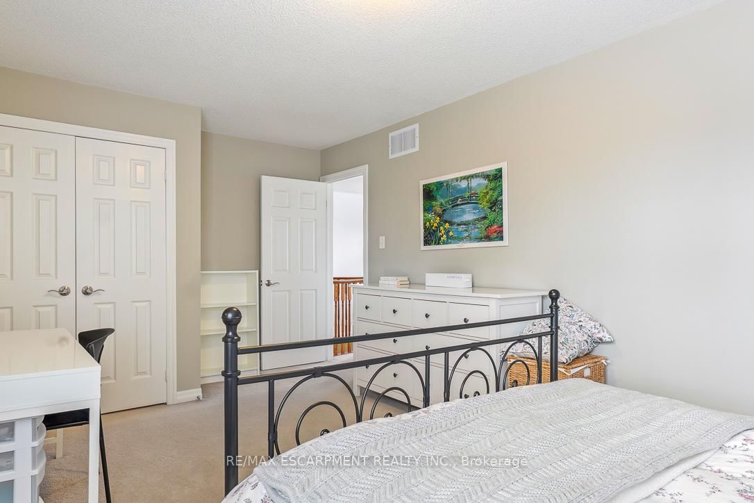 2464 PEBBLESTONE Court - Photo 33