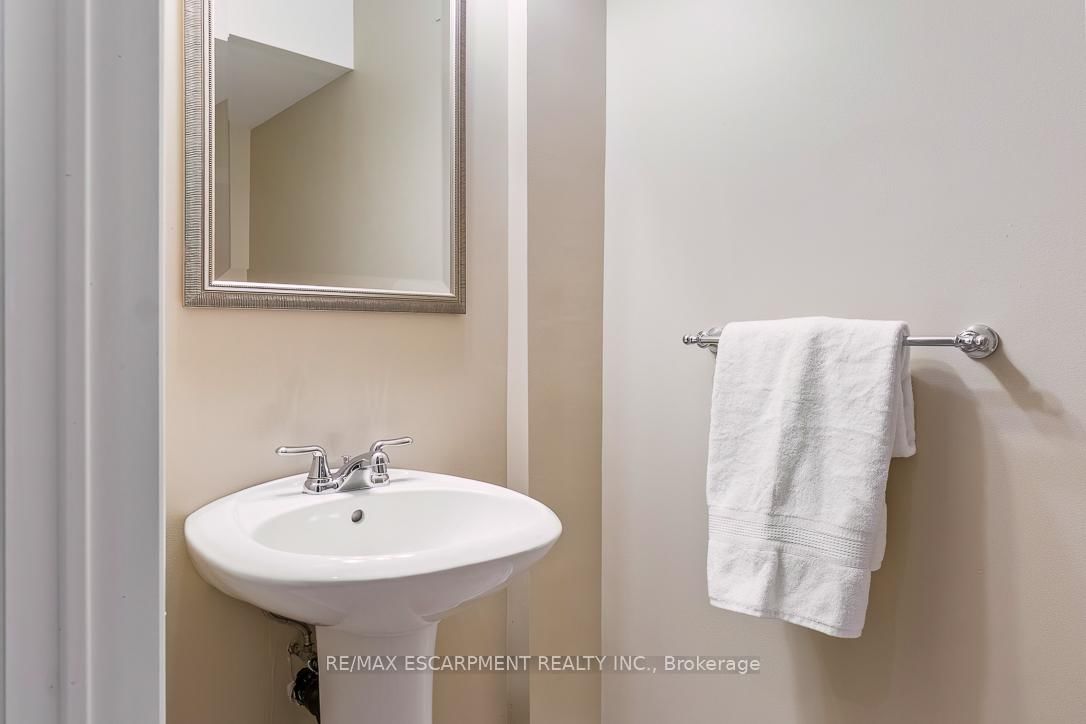 2464 PEBBLESTONE Court - Photo 39