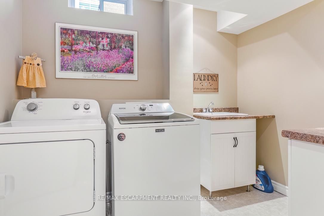 2464 PEBBLESTONE Court - Photo 40