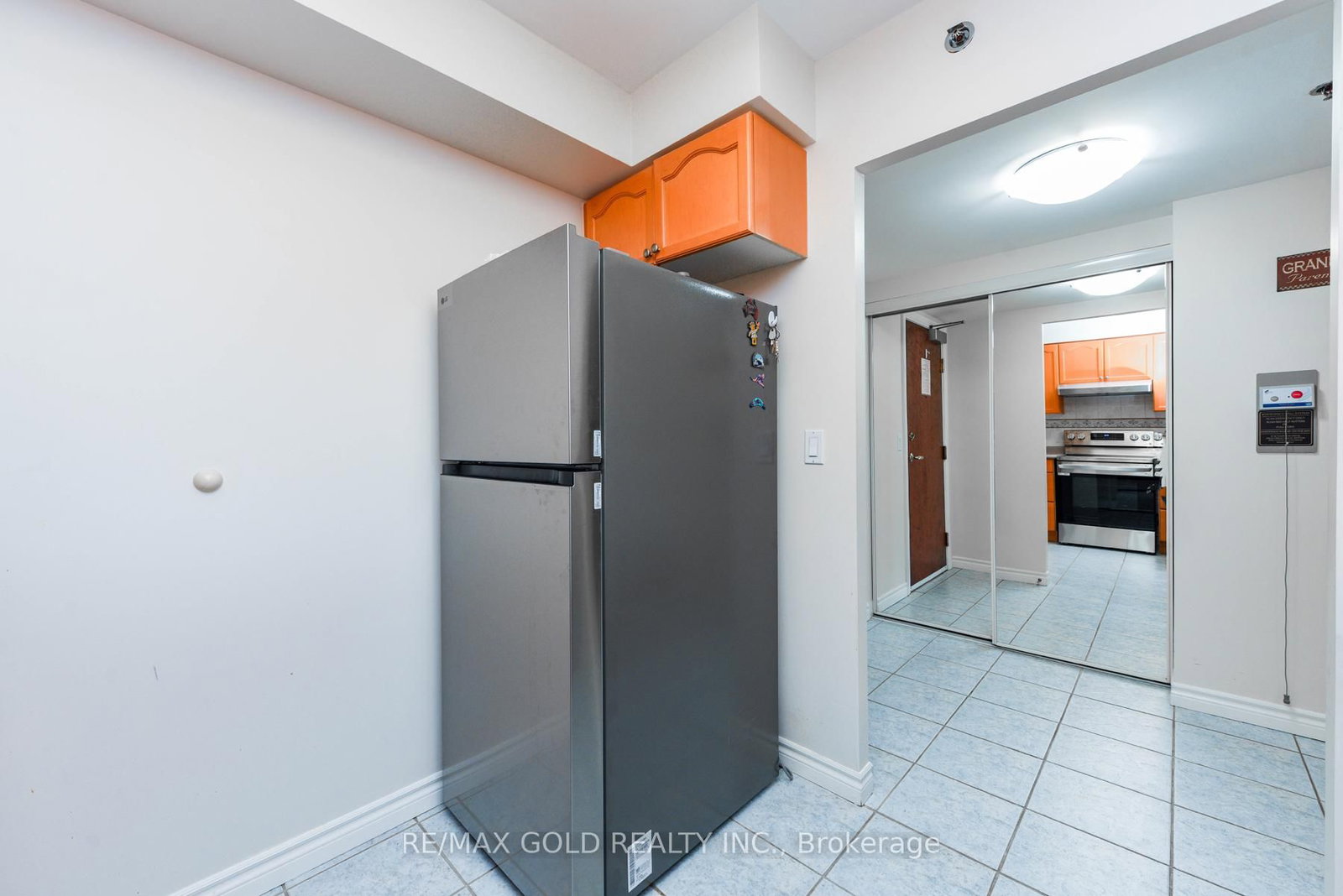 100 Burloak Drive, Unit 2411 - Photo 12