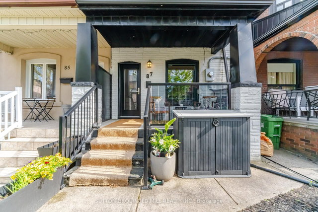 87 Mackay Avenue
