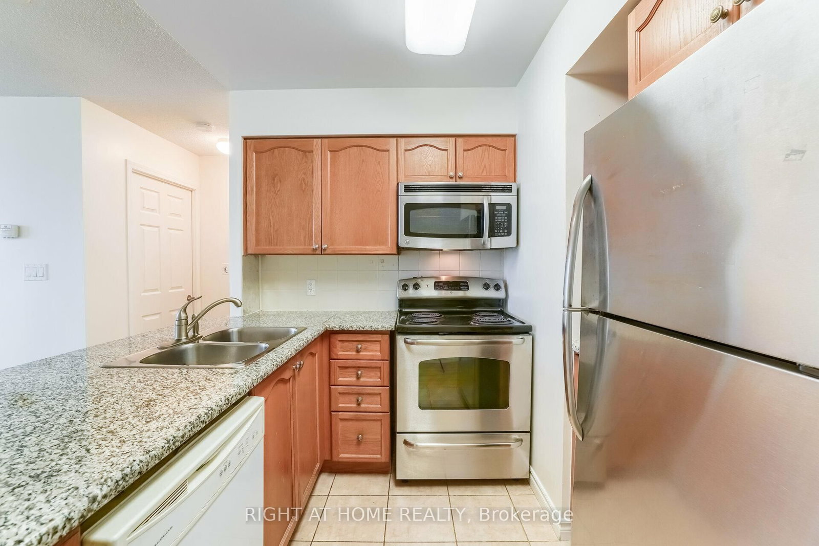 335 Rathburn Road W, Unit 1117 - Photo 13