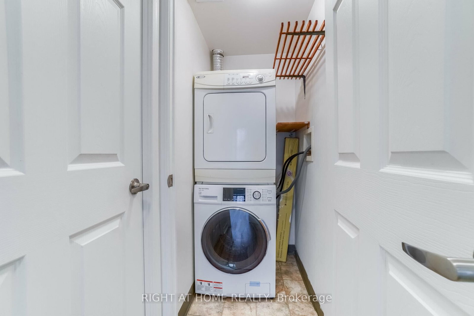 335 Rathburn Road W, Unit 1117 - Photo 25