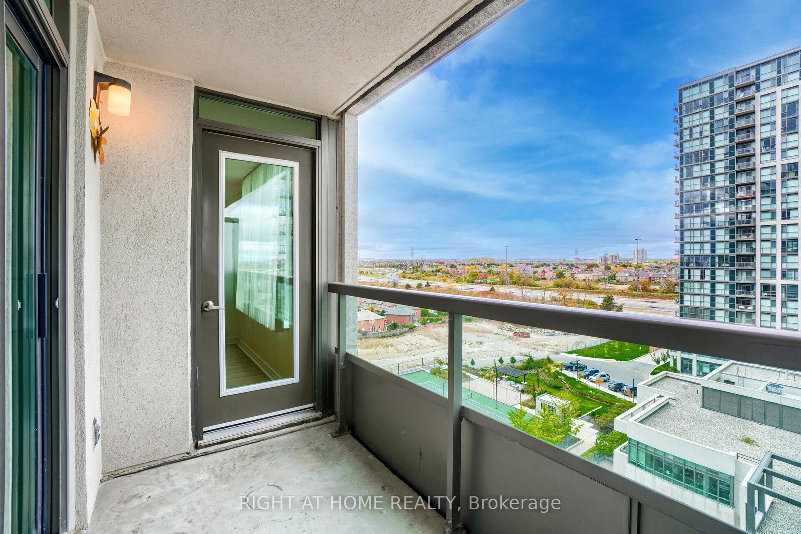 335 Rathburn Road W, Unit 1117 - Photo 27