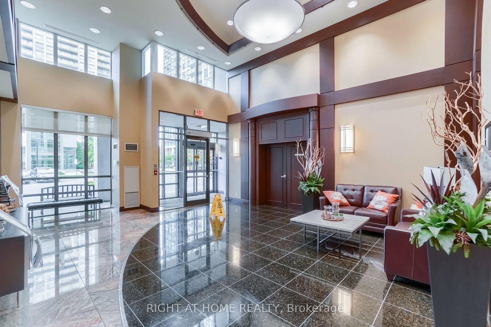 335 Rathburn Road W, Unit 1117 - Photo 5
