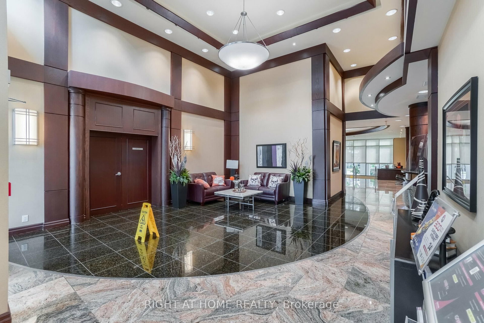335 Rathburn Road W, Unit 1117 - Photo 6